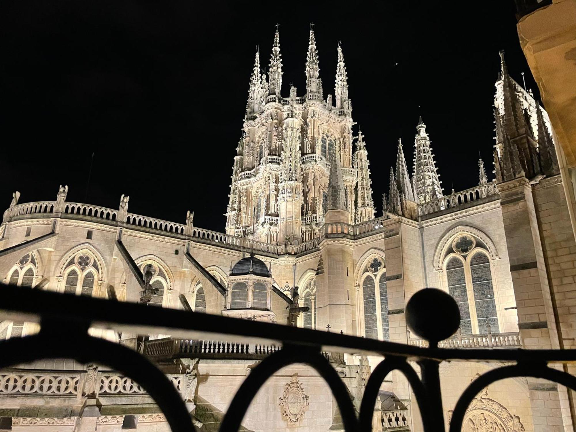 Contemplando La Catedral By Exclusive Burgos Apartments Ngoại thất bức ảnh