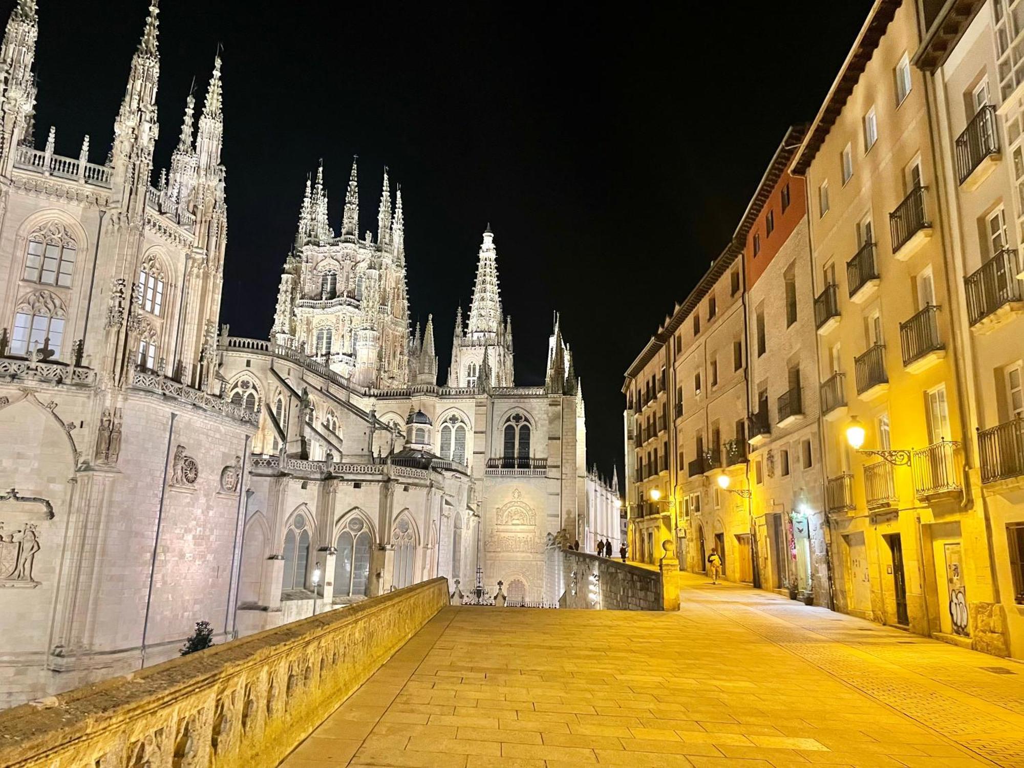 Contemplando La Catedral By Exclusive Burgos Apartments Ngoại thất bức ảnh